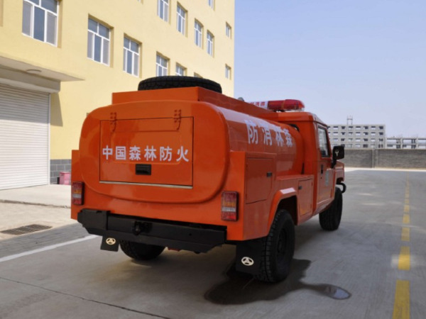 森林供水車